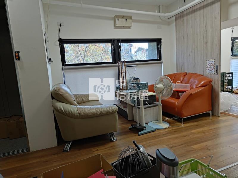 近成大林森路大面寬金店住房屋室內格局與周邊環境