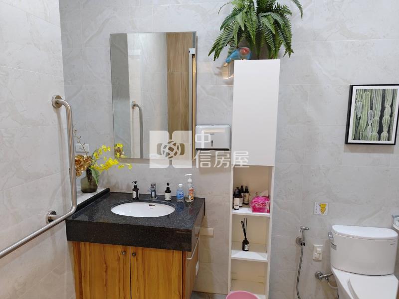 近成大林森路大面寬金店住房屋室內格局與周邊環境