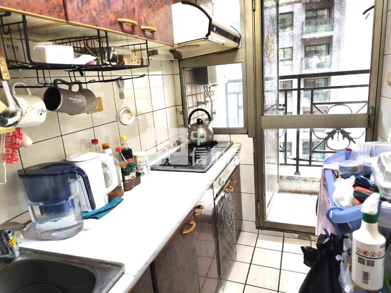 C-39專約．頂好文心稀有三房車房屋室內格局與周邊環境