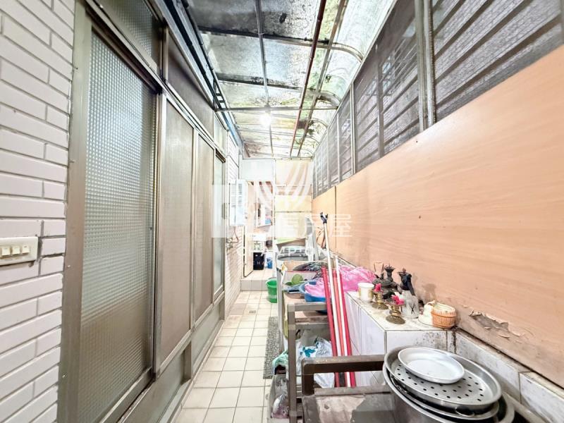 【冠軍】大慶一樓門口方便停車房屋室內格局與周邊環境