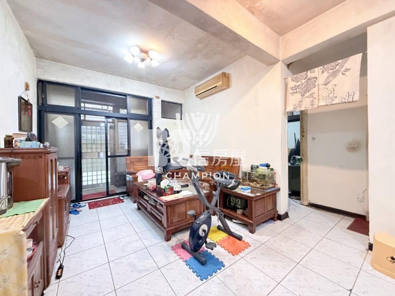 【冠軍】大慶一樓門口方便停車房屋室內格局與周邊環境