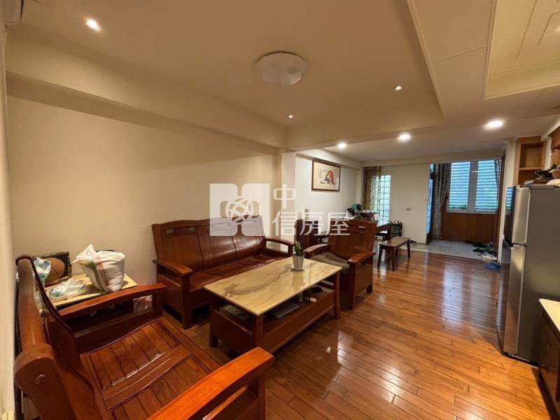 百年大鎮雙拼收租美別墅+3車位