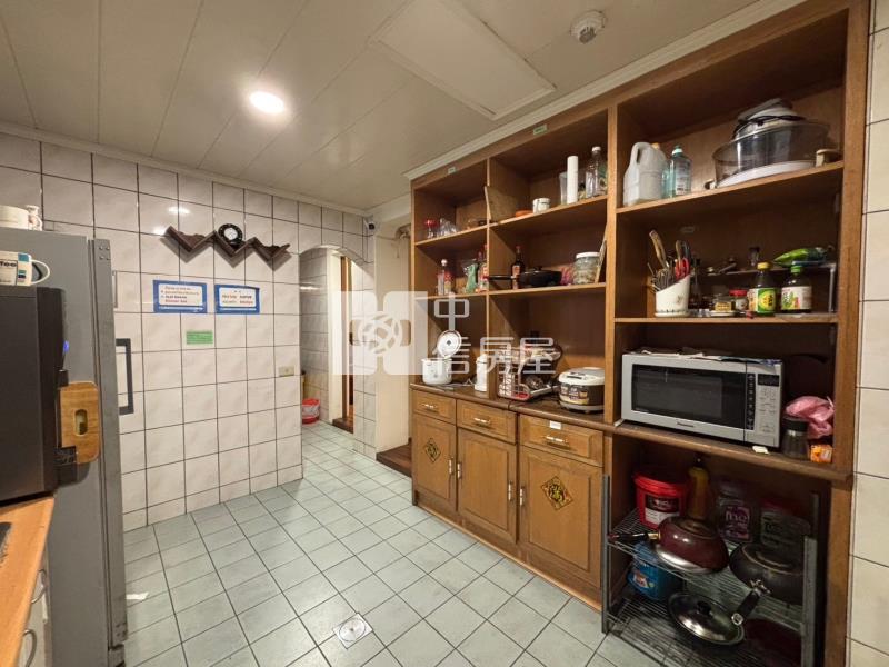 百年大鎮雙拼收租美別墅+3車位房屋室內格局與周邊環境