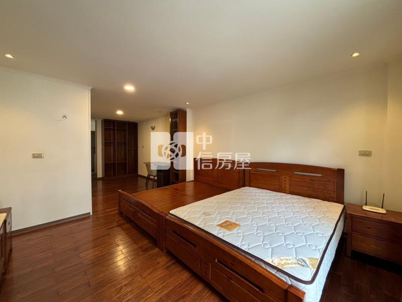 百年大鎮雙拼收租美別墅+3車位房屋室內格局與周邊環境