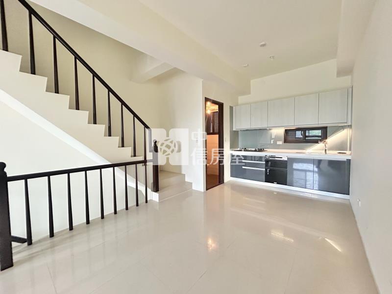 長億六年屋臨路別墅房屋室內格局與周邊環境