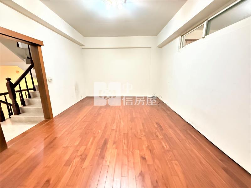 十期東山高中臨路大地坪雙車別墅房屋室內格局與周邊環境