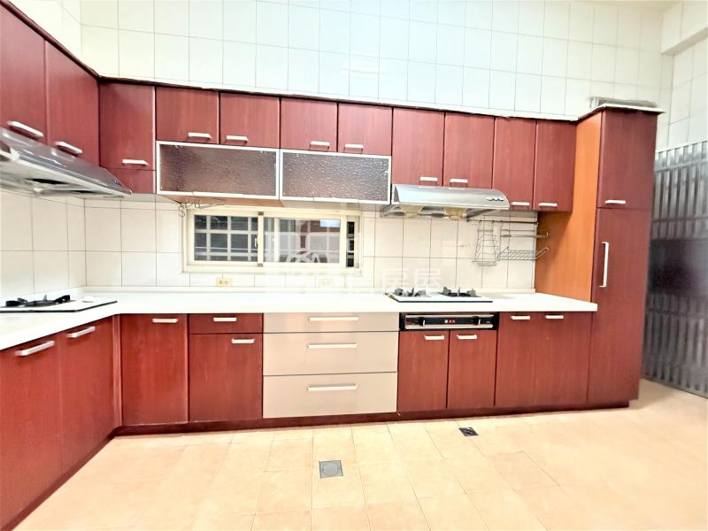 十期東山高中臨路大地坪雙車別墅房屋室內格局與周邊環境