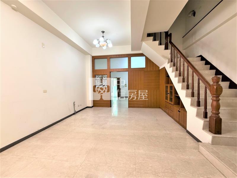 十期東山高中臨路大地坪雙車別墅房屋室內格局與周邊環境