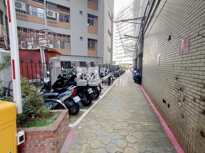 教育大學視野2房2衛房屋室內格局與周邊環境