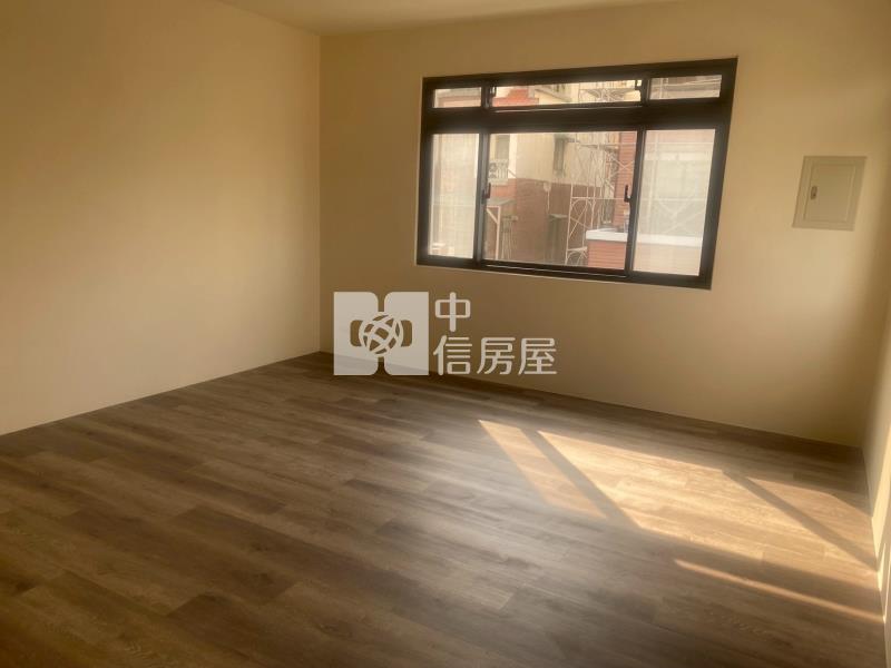 苗栗獨棟整新三車別墅房屋室內格局與周邊環境