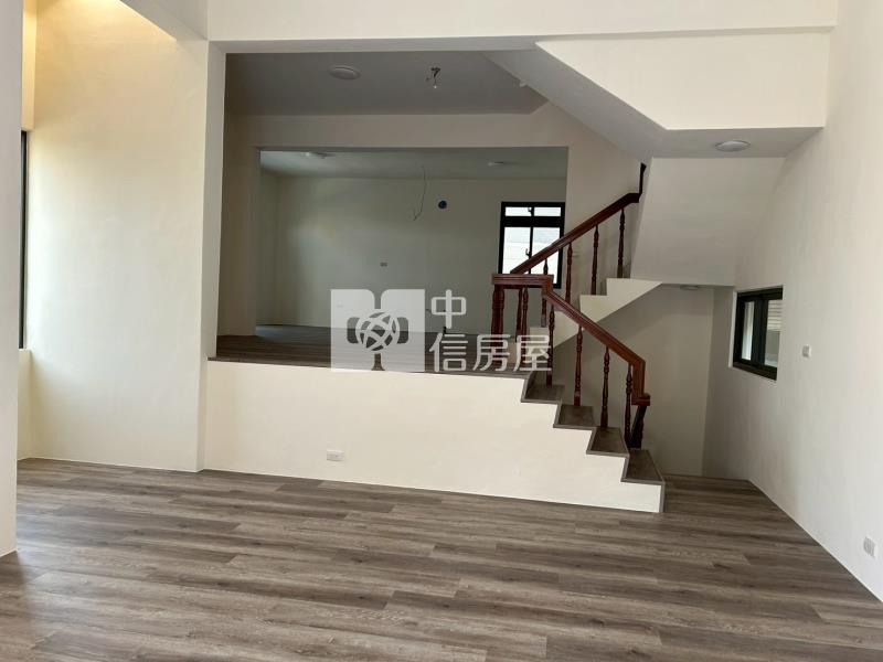 苗栗獨棟整新三車別墅房屋室內格局與周邊環境