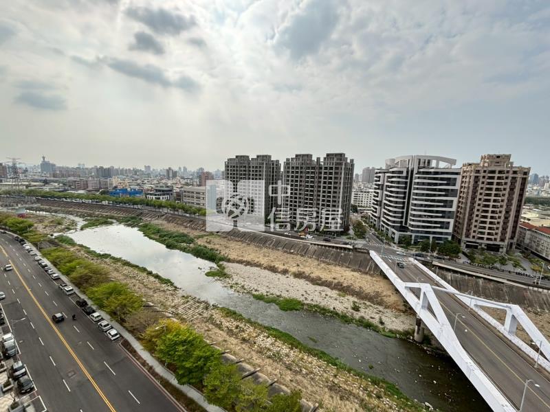 (昌祐閱灣)新光河岸閲灣二房平車高樓層視野戶房屋室內格局與周邊環境