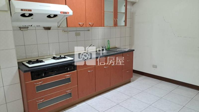 (專)近五甲家樂福優質平車店面房屋室內格局與周邊環境