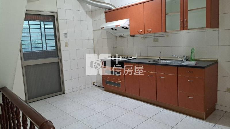 (專)近五甲家樂福優質平車店面房屋室內格局與周邊環境