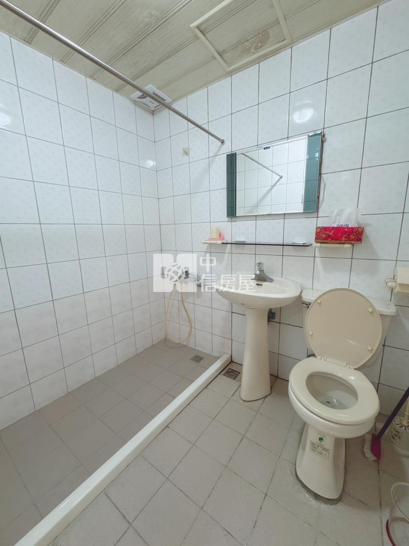 凱撒社區電梯三房車｜近交流道房屋室內格局與周邊環境