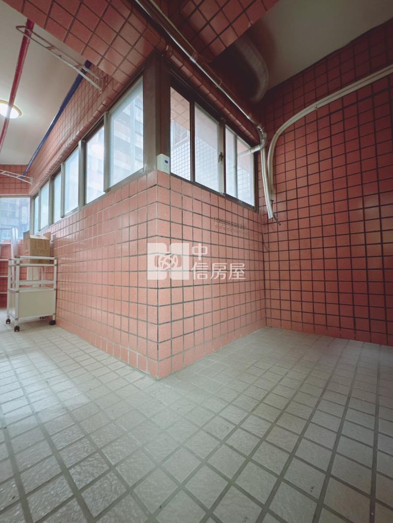 凱撒社區電梯三房車｜近交流道房屋室內格局與周邊環境