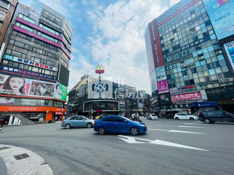 黃金地段人潮金店面房屋室內格局與周邊環境