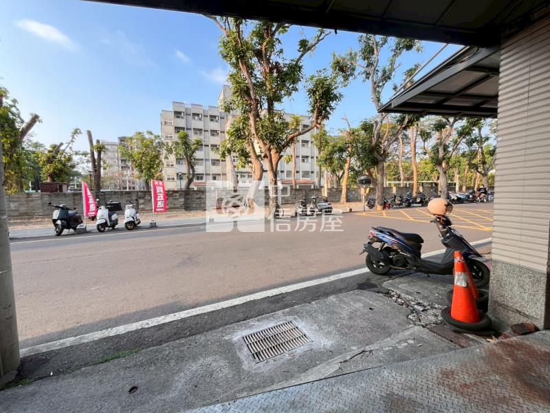 斗六雲科大金店面+6套房房屋室內格局與周邊環境