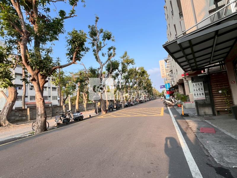 斗六雲科大金店面+6套房房屋室內格局與周邊環境