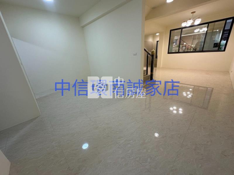 近龍岡萬坪公園整新透天房屋室內格局與周邊環境