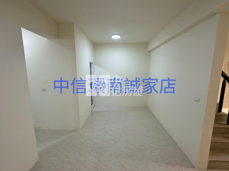 近龍岡萬坪公園整新透天房屋室內格局與周邊環境