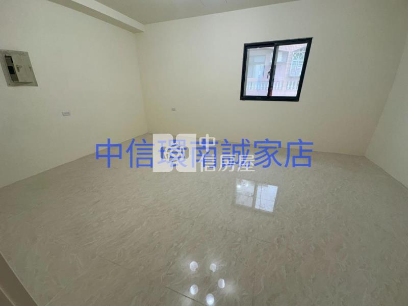 近龍岡萬坪公園整新透天房屋室內格局與周邊環境