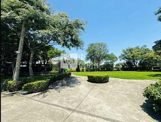 近龍岡萬坪公園整新透天房屋室內格局與周邊環境