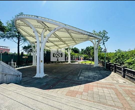 近龍岡萬坪公園整新透天房屋室內格局與周邊環境