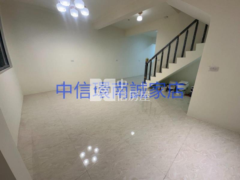 近龍岡萬坪公園整新透天房屋室內格局與周邊環境