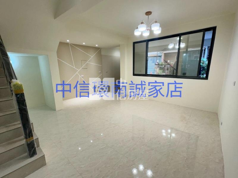 近龍岡萬坪公園整新透天房屋室內格局與周邊環境