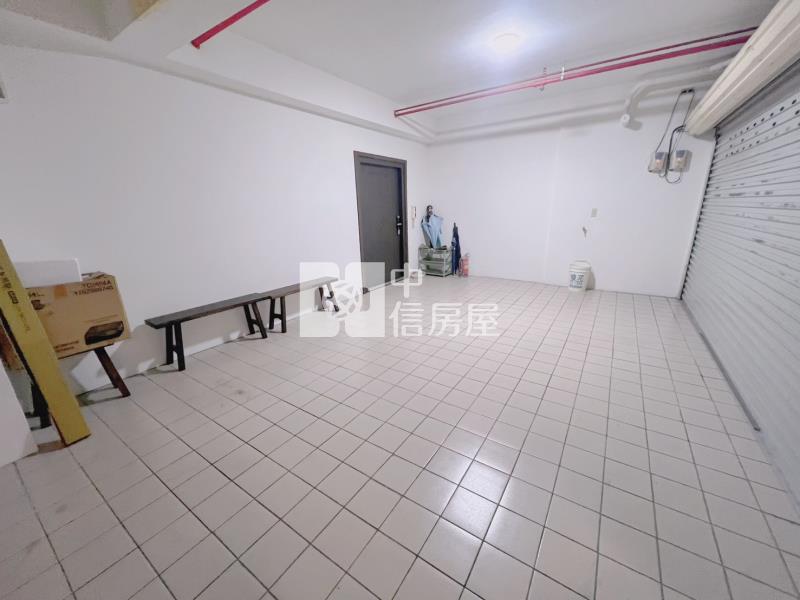 新天鵝堡稀有電梯別墅房屋室內格局與周邊環境