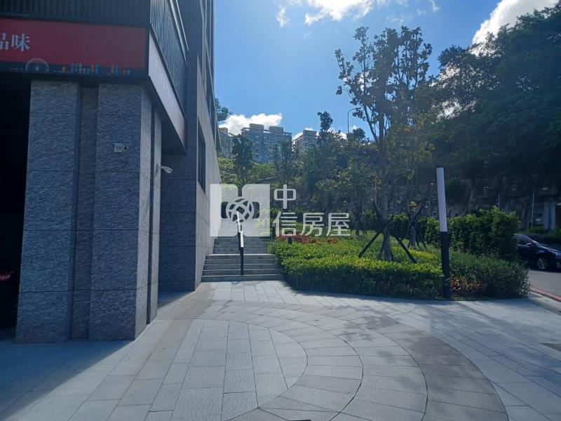 夢悅城三角窗店面房屋室內格局與周邊環境