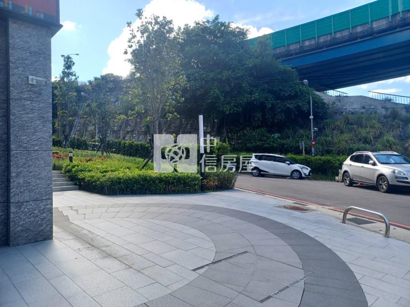 夢悅城三角窗店面房屋室內格局與周邊環境