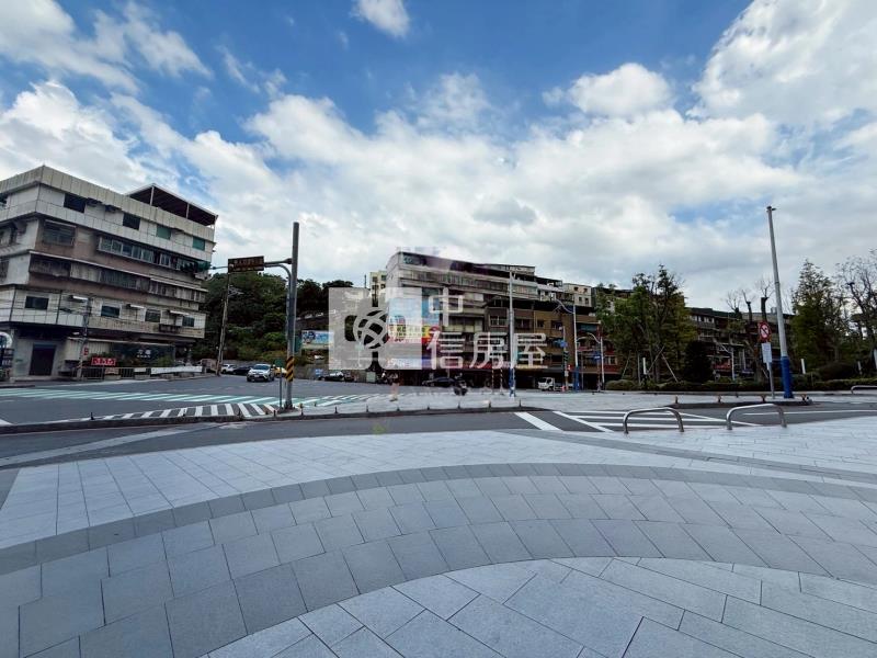 夢悅城店面｜千戶聚落．引領商機房屋室內格局與周邊環境