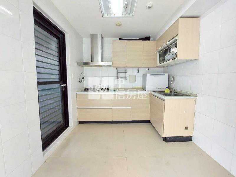 新都里松泉3房房屋室內格局與周邊環境