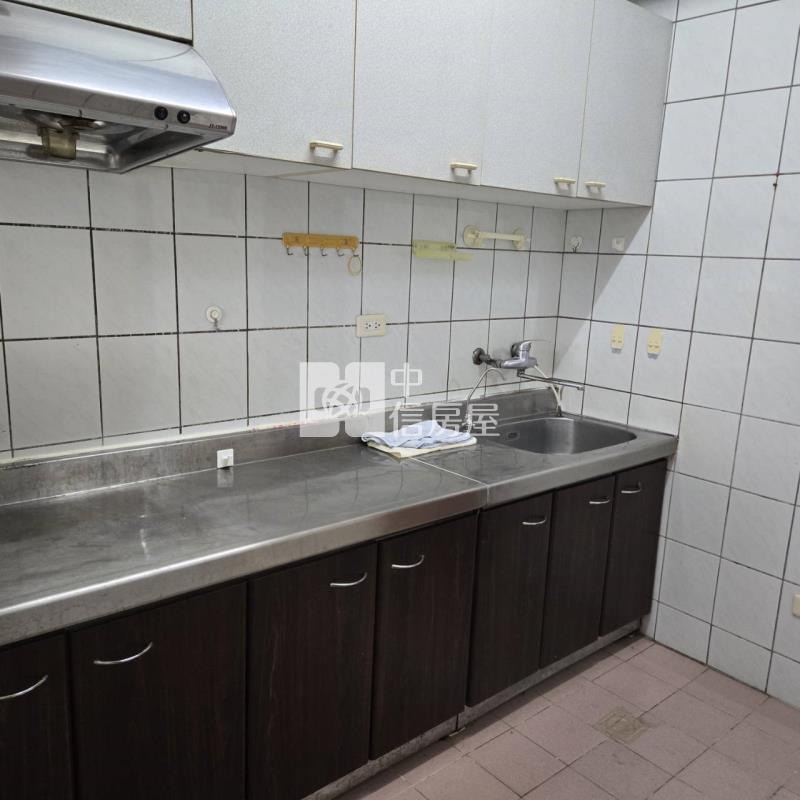 宜蘭市區全聯三房車位華廈房屋室內格局與周邊環境