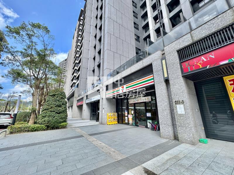 新橫濱星野金店面+平車房屋室內格局與周邊環境