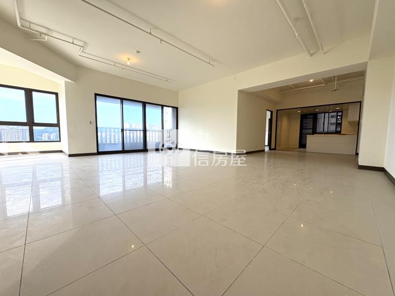 城上城最大戶全新未住房屋室內格局與周邊環境