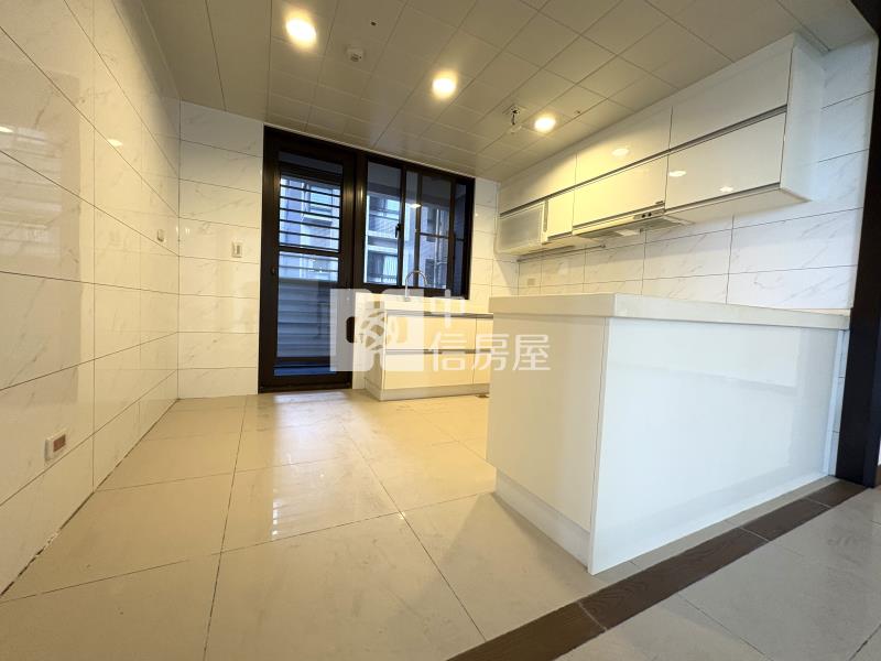 城上城最大戶全新未住房屋室內格局與周邊環境