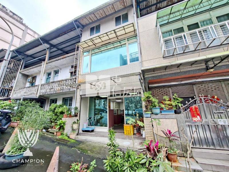 【冠軍】培德臨路透天住家店面房屋室內格局與周邊環境