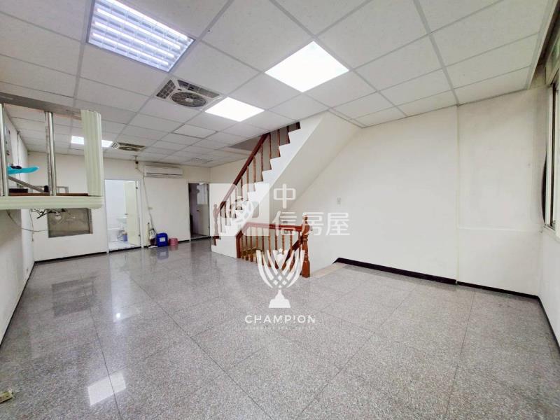 【冠軍】培德臨路透天住家店面房屋室內格局與周邊環境