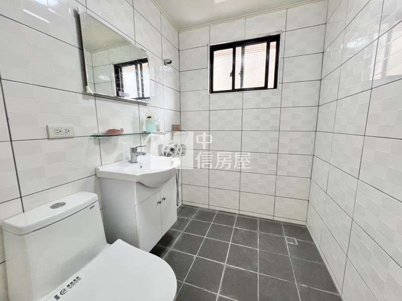 中清捷運旁車庫別墅(專任)房屋室內格局與周邊環境