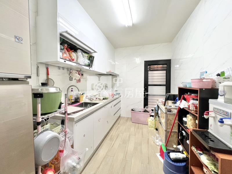 中清捷運旁車庫別墅(專任)房屋室內格局與周邊環境