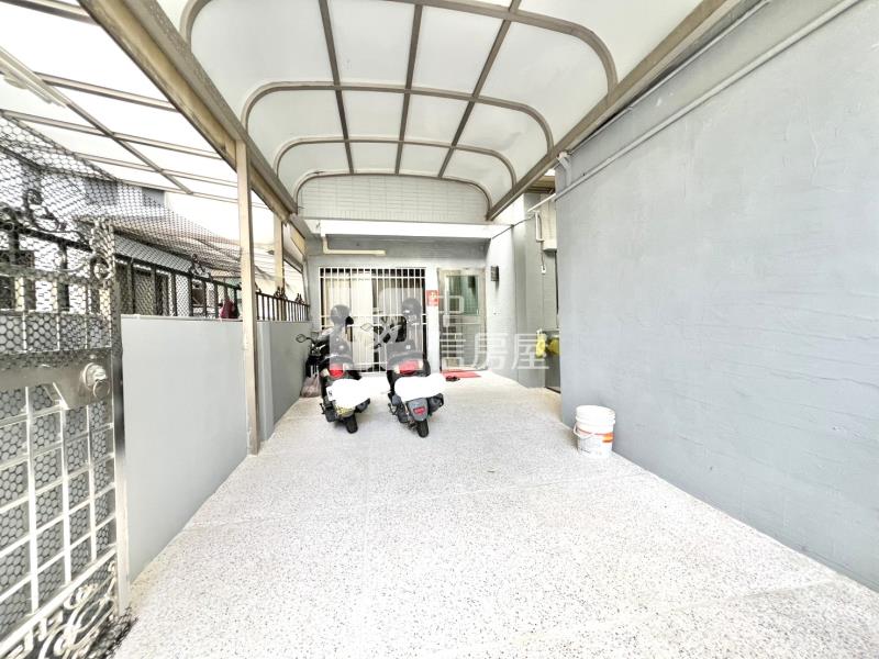 中清捷運旁車庫別墅(專任)房屋室內格局與周邊環境