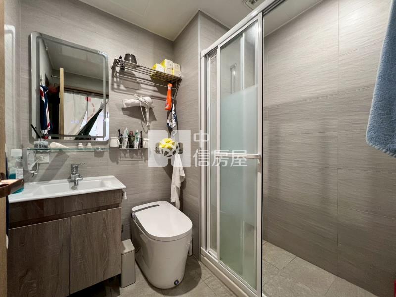 臻璽絕美裝潢電梯2房房屋室內格局與周邊環境