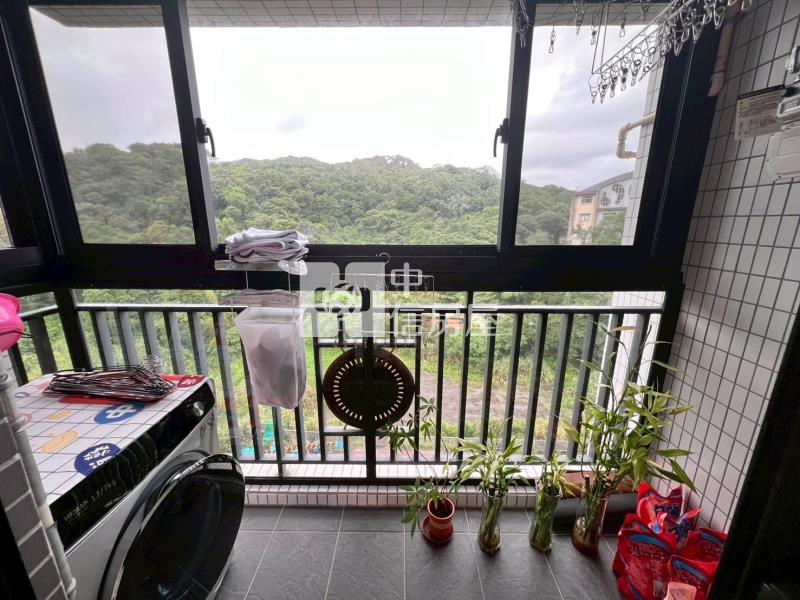 臻璽絕美裝潢電梯2房房屋室內格局與周邊環境