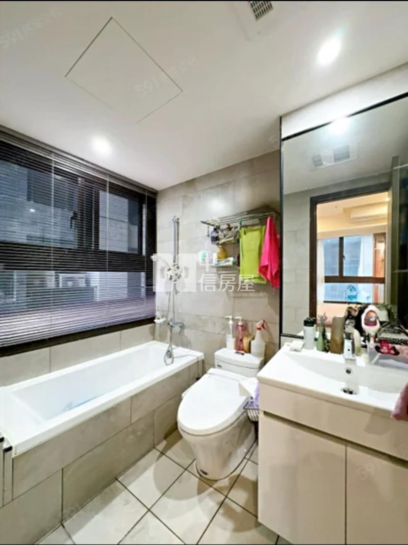 金捷市精裝三房大車位房屋室內格局與周邊環境