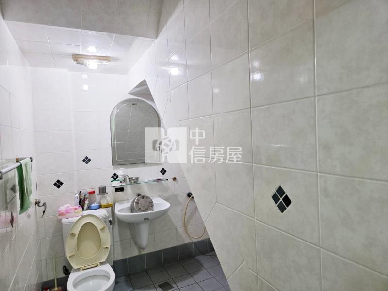 副都心大地坪大面寬孝親透天厝房屋室內格局與周邊環境