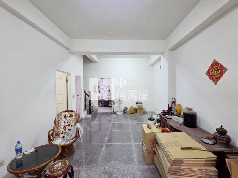 副都心大地坪大面寬孝親透天厝房屋室內格局與周邊環境