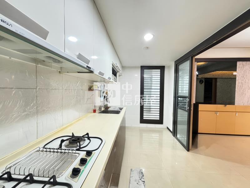 涵悅稀有亮麗4房平車房屋室內格局與周邊環境